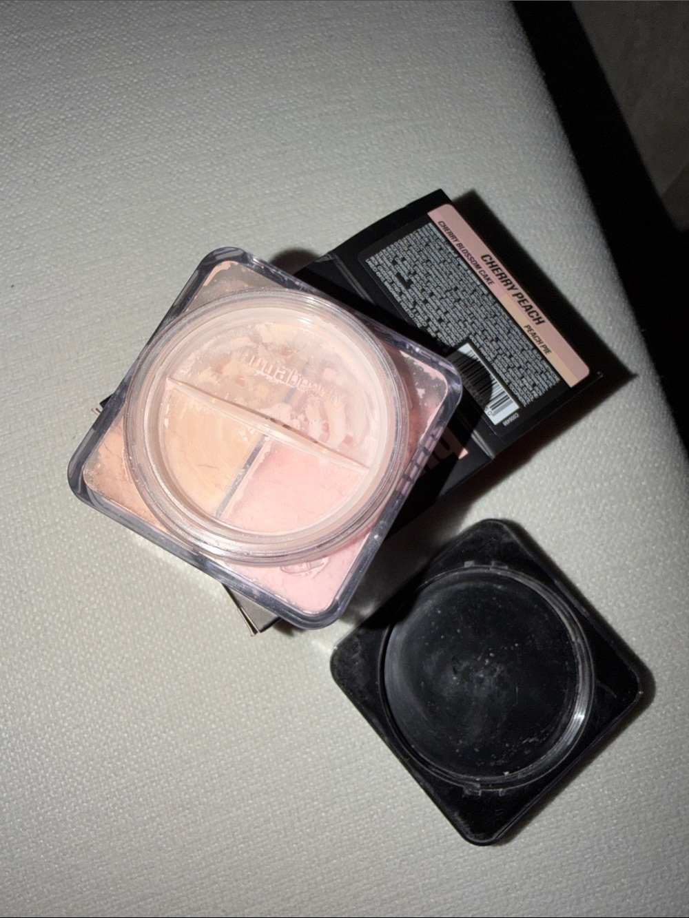 HUDA BEAUTY Easy Bake Duo Loose Powder - Cherry Peach